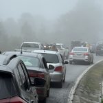 Colisão entre carro e caminhão provoca lentidão na BR-282, em SC