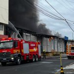 Vídeo: Incêndio atinge distribuidora de autopeças em São José