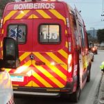 Mulher fica ferida em acidente com motocicleta na Grande Florianópolis