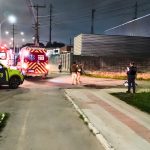 Ciclista de 34 anos morre atropelado por caminhão em cruzamento