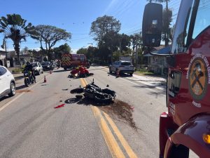 Motociclista fica ferido em colisão com carro em SC