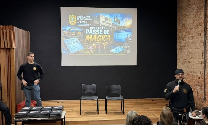 Esquema em SC resulta em afastamento de prefeito e vice