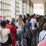 Eleitores na fila após 17h ainda podem votar? Entenda