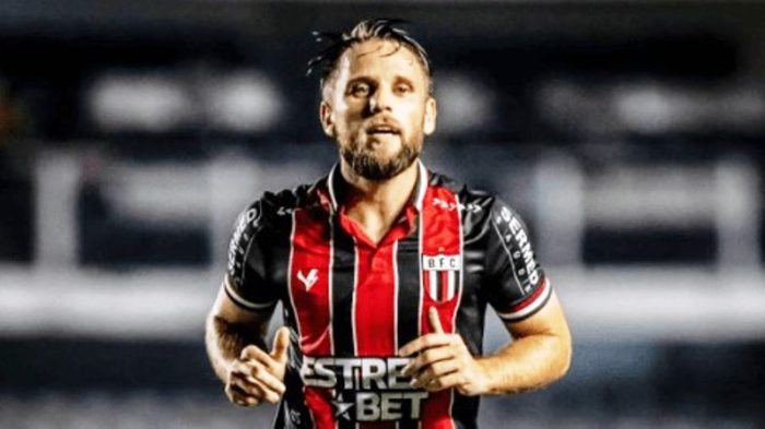 Jogador catarinense desmaia durante treino e está em estado grave