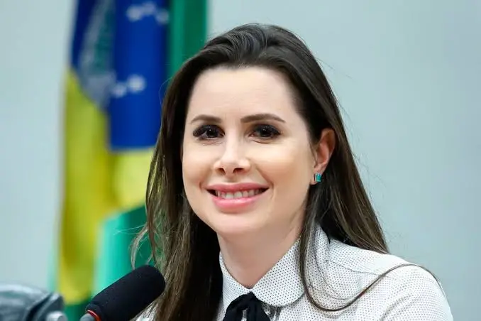 Carol De Toni é eleita senadora por SC