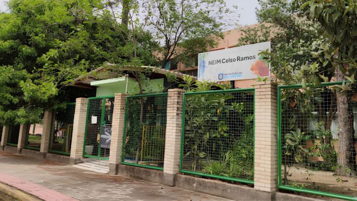 Criança de 3 anos sai de creche e é encontrada na rua em SC
