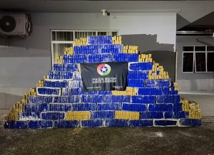 1,4 tonelada de maconha é apreendida em caminhão em SC